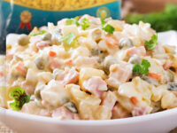 Ensalada de gallina con pasta Allegri