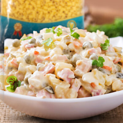 Ensalada de gallina con pasta Allegri