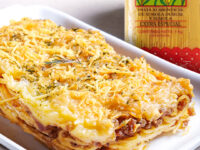 Espaguetis al horno con bechamel y carne