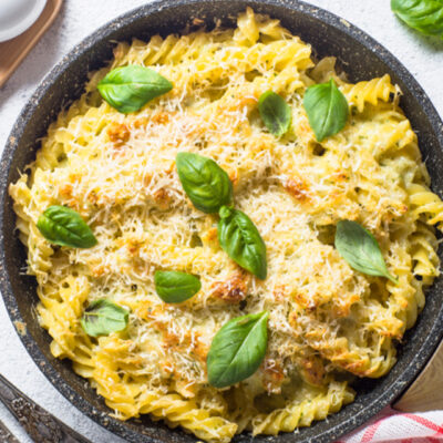 Pasta con queso al horno
