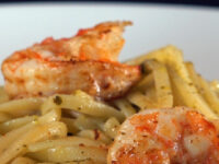 Vermicelli al ajillo con camarones