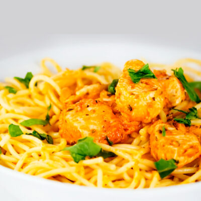 Espaguetis con curry de pollo