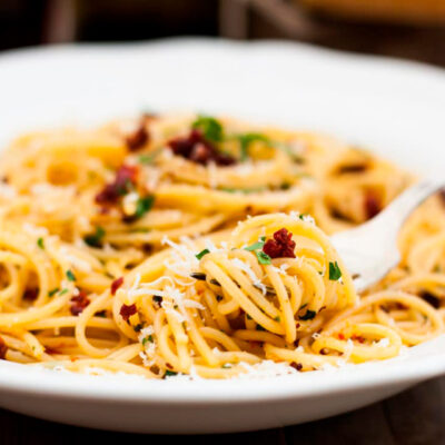 Espaguetis a la siciliana