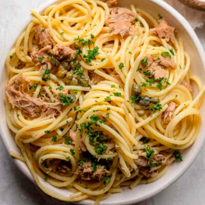 Espaguetis con atún al limón