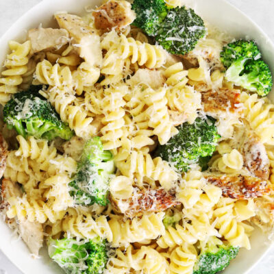 Fusilli Alfredo con Brocoli