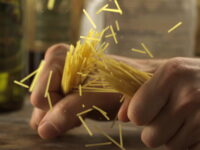 ¿Romper la pasta es un pecado? La única excepción que los chefs italianos permiten