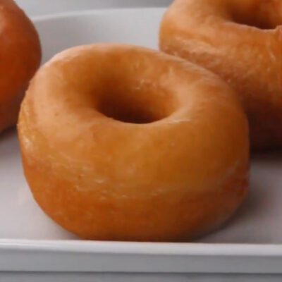 Deliciosas Donas Glaseadas Caseras: Suaves, Esponjosas y Fáciles de Preparar